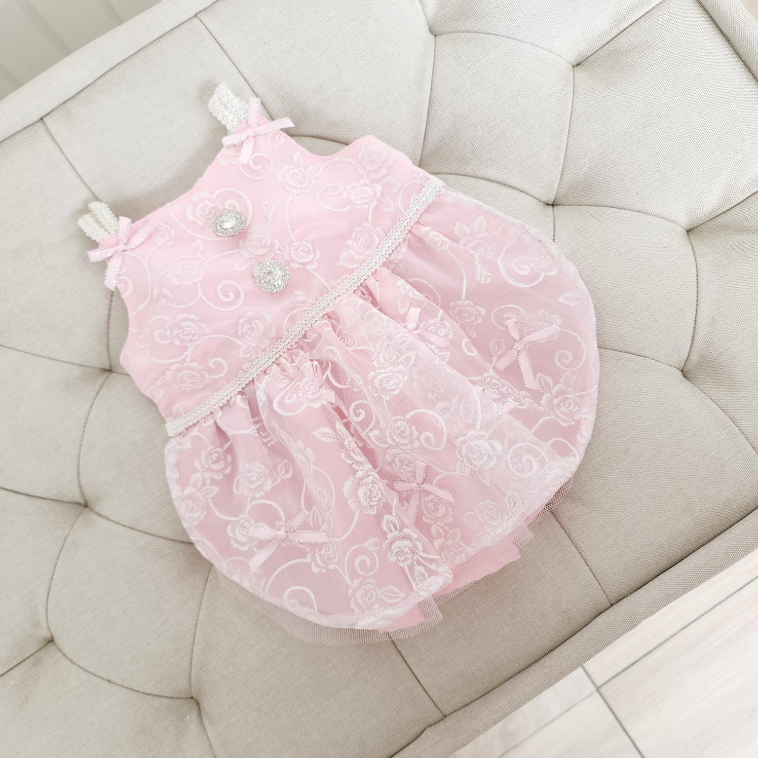 VESTIDO DE GALA ROSADO CON LAZITOS