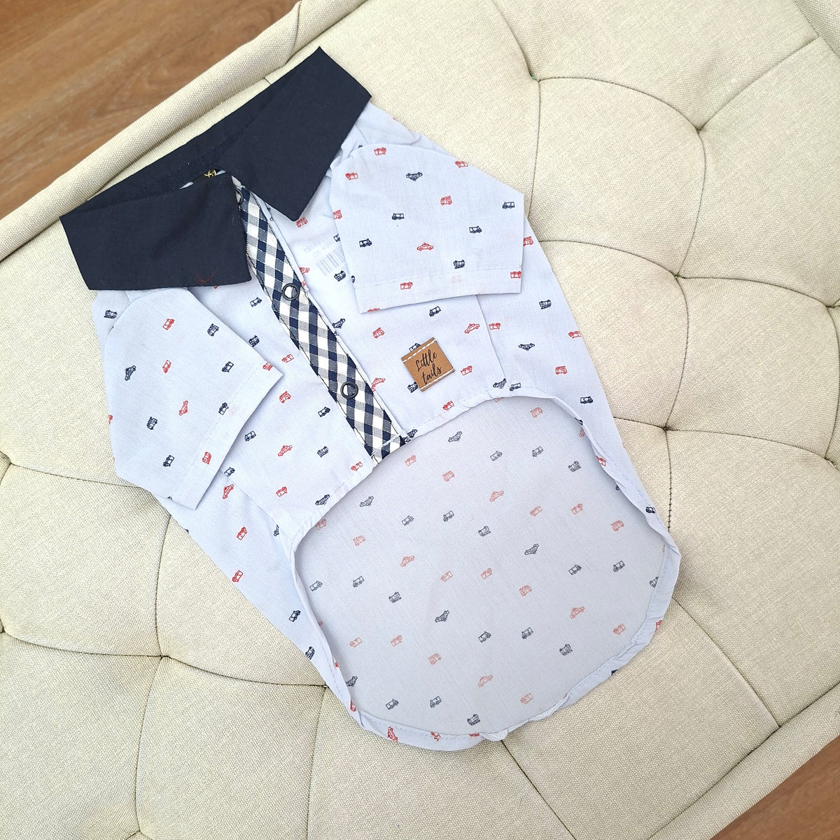 CAMISA CELESTE CUELLO AZUL
