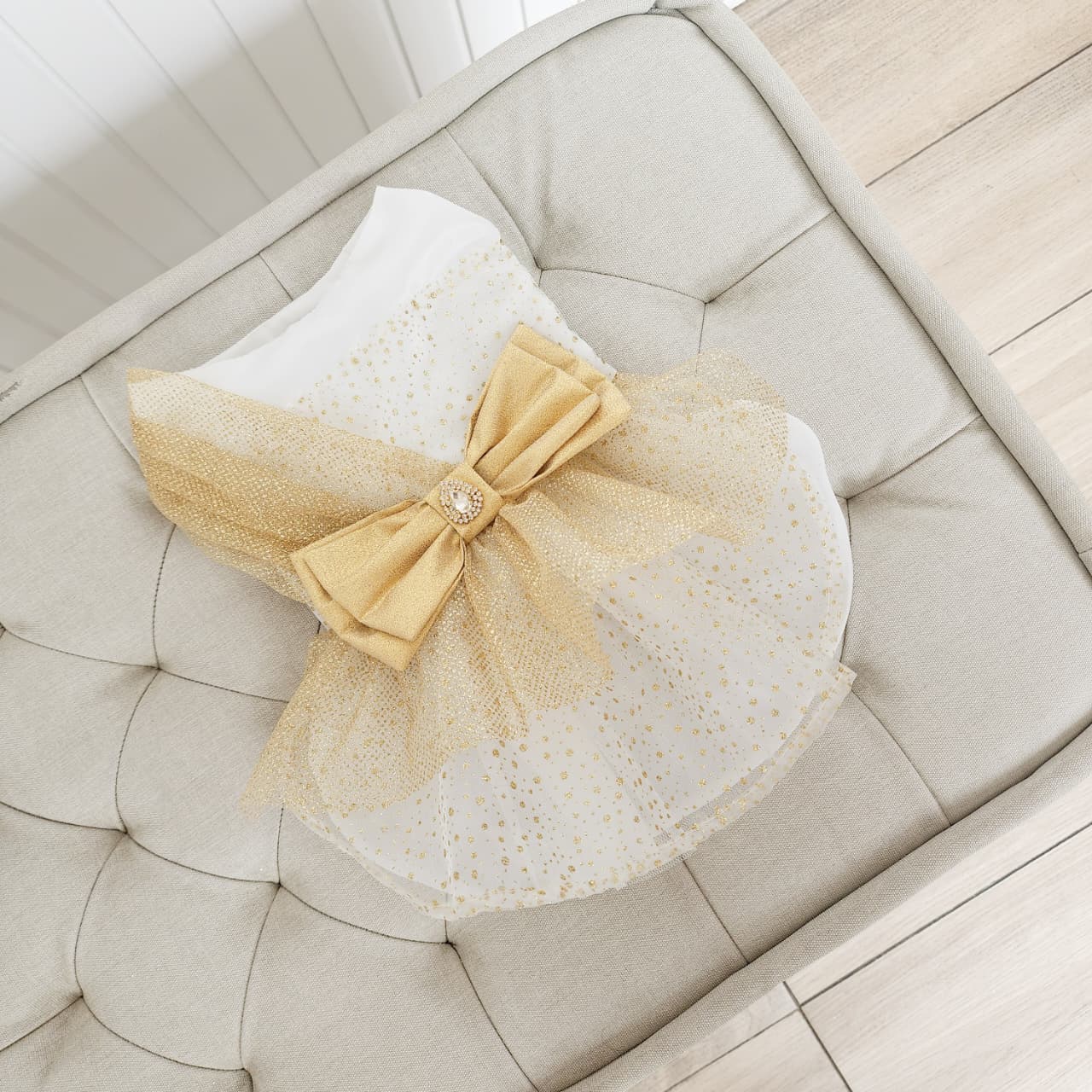 VESTIDO DE GALA PERLA CON DORADO